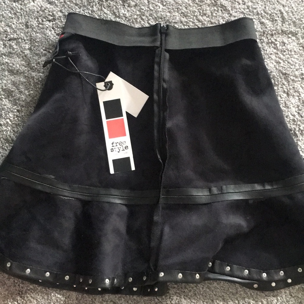 Faux leather black skirt-Size S-NWT - Picture 8 of 8